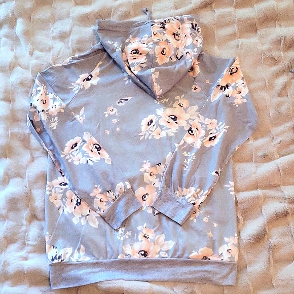 🌸Softest Florals Hoodies w/ Kangaroo Pocket - 2 Pc Bundle 🌸 Size Small - Picture 7 of 15